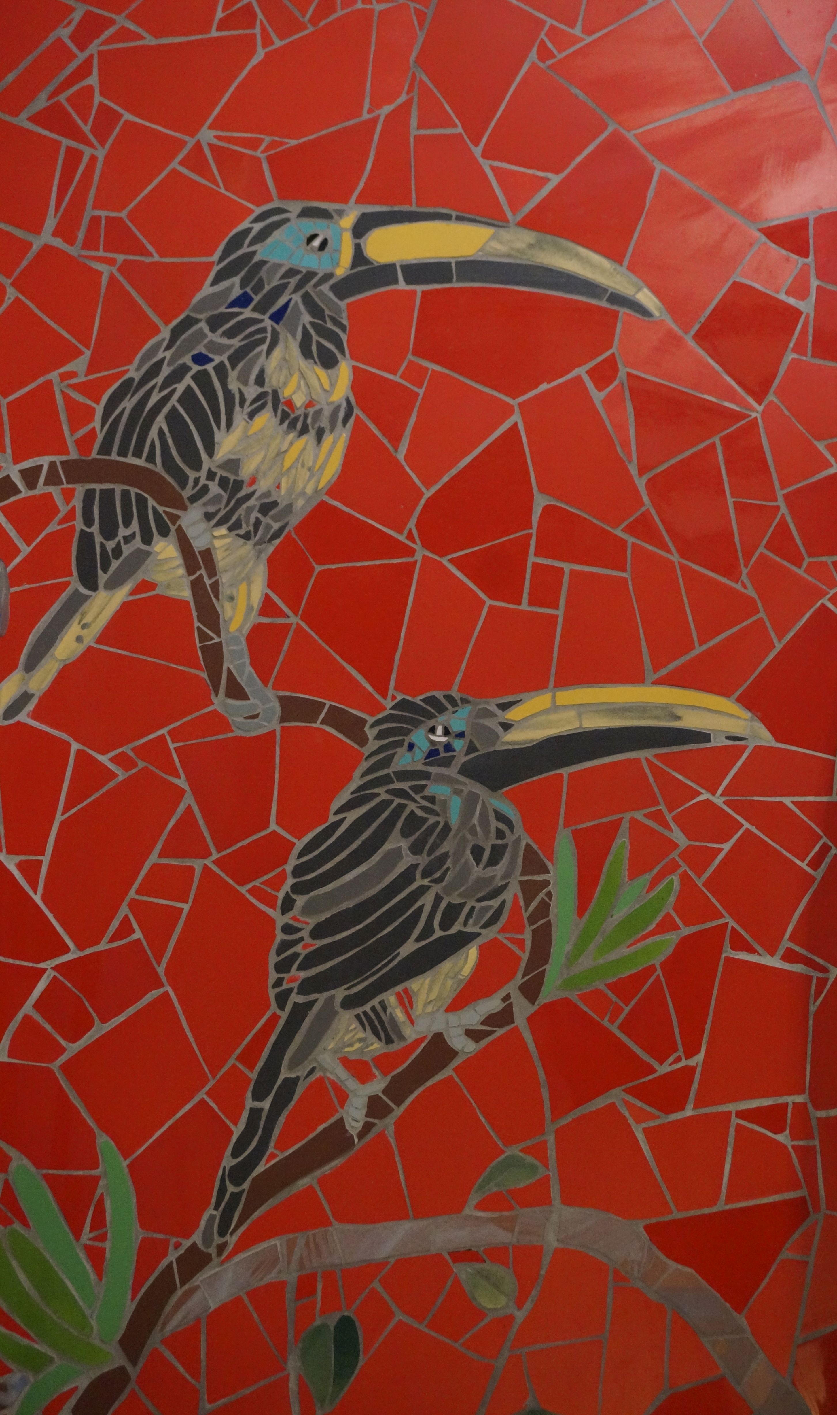 artystyczna mozaika ceramiczna z tukanami, fot. Z.Zając