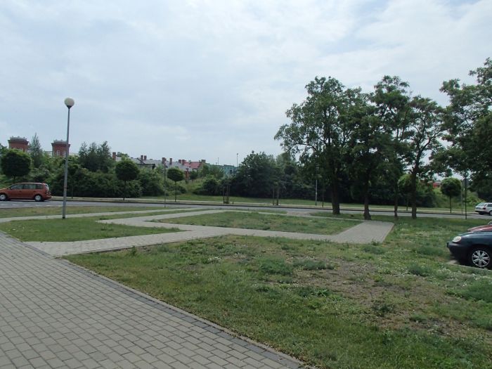 plac przy skrzyżowaniu ulic Orła Białego i Jana Pawła II w Kostrzynie nad Odrą